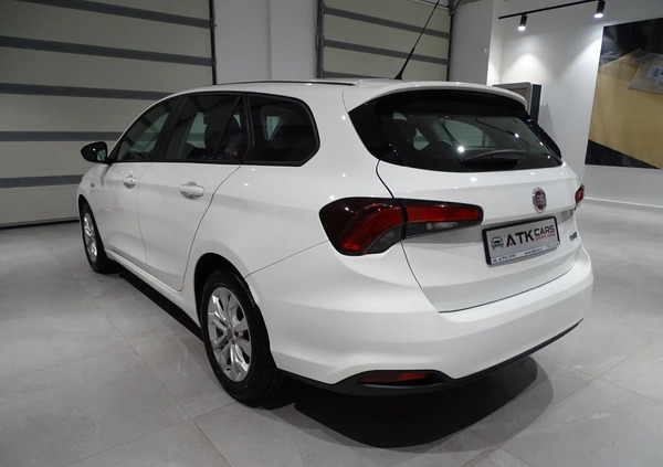 Fiat Tipo cena 54900 przebieg: 25000, rok produkcji 2019 z Kielce małe 67